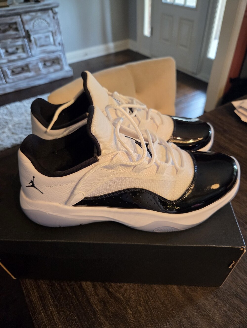 Nike Air Jordan 11 CMFT Low V2